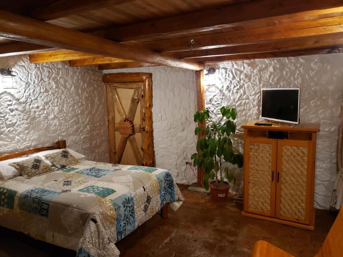 Atallaro Hospedaje Otavalo Exterior photo