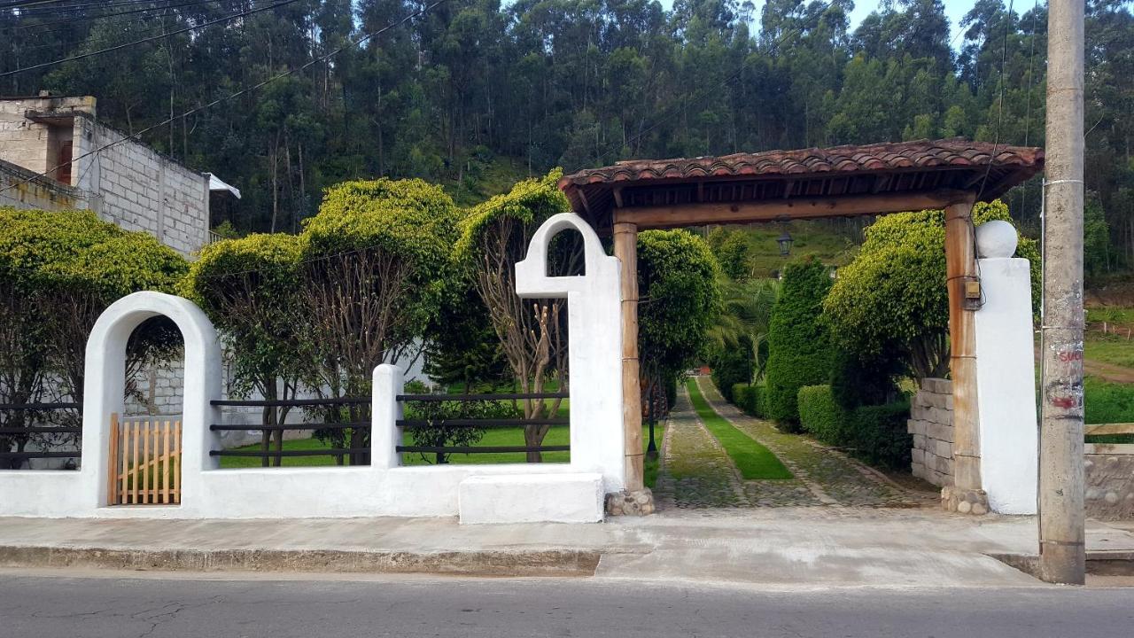 Atallaro Hospedaje Otavalo Exterior photo
