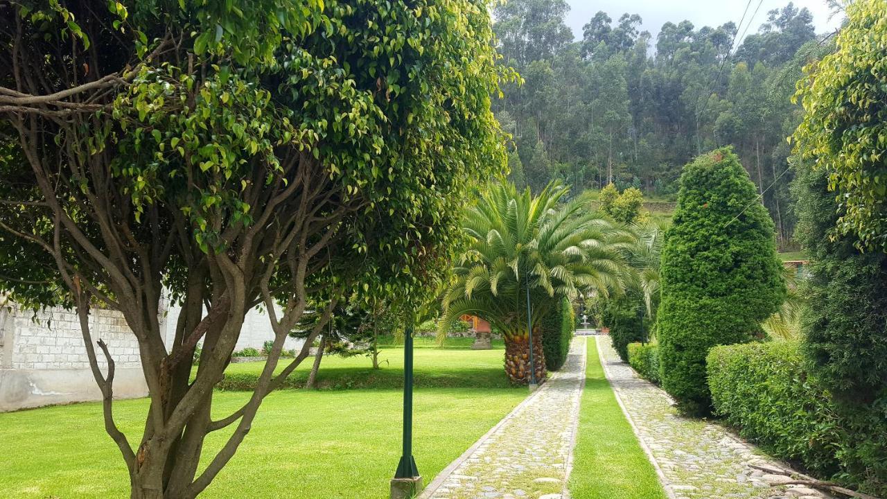 Atallaro Hospedaje Otavalo Exterior photo